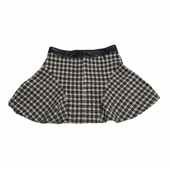 Venus size 12 Stylish Tweed Black and White Plaid Skirt - Picture 2 of 5